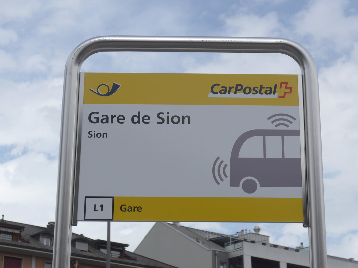 (189'747) - PostAuto-Haltestelle - Sion, Gare - am 30. Mrz 2018