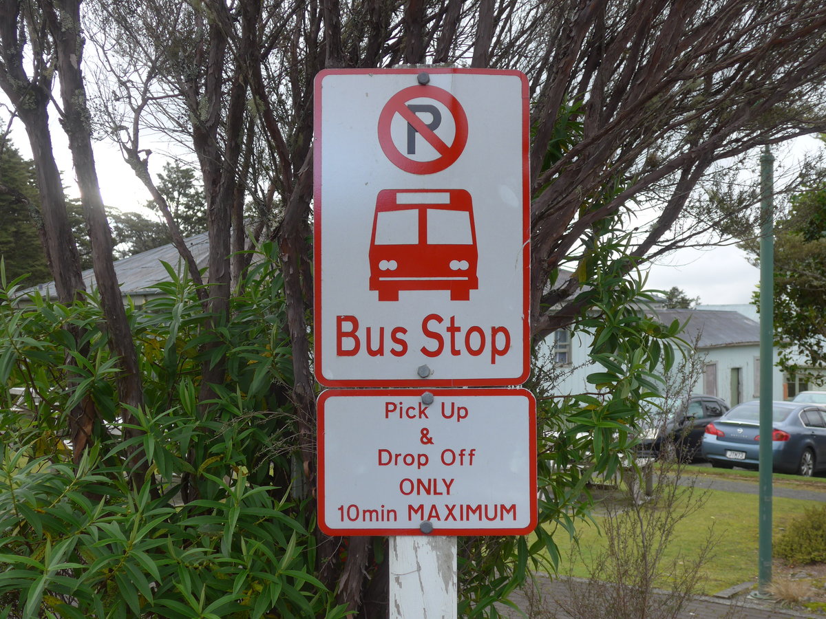 (191'284) - Bus-Haltestelle am 24. April 2018 in Whakapapa