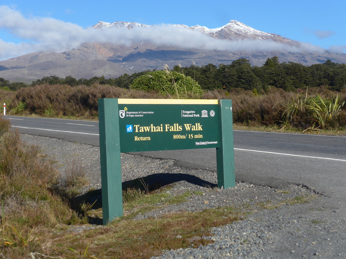(191'408) - Hinweistafel zu den Tawhai Falls am 25. April 2018 bei Whakapapa