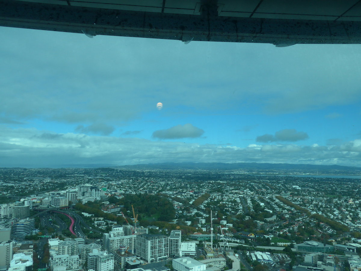 (192'161) - Auckland am 1. Mai 2018 vom Sky Tower aus