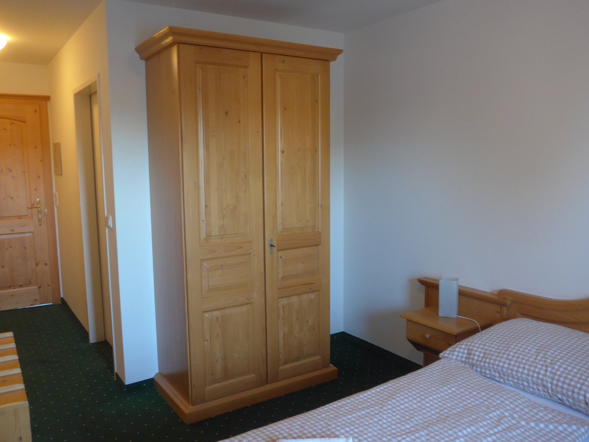 (196'993) - Das Hotelzimmer am 12. September 2018 im Hotel Alt Oberndorf in Oberndorf