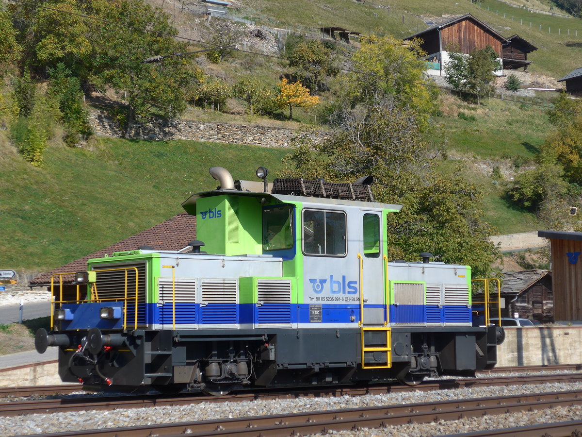 (198'279) - BLS-Rangierlokomotive - Nr. 091-6 - am 14. Oktober 2018 im Bahnhof Ausserberg