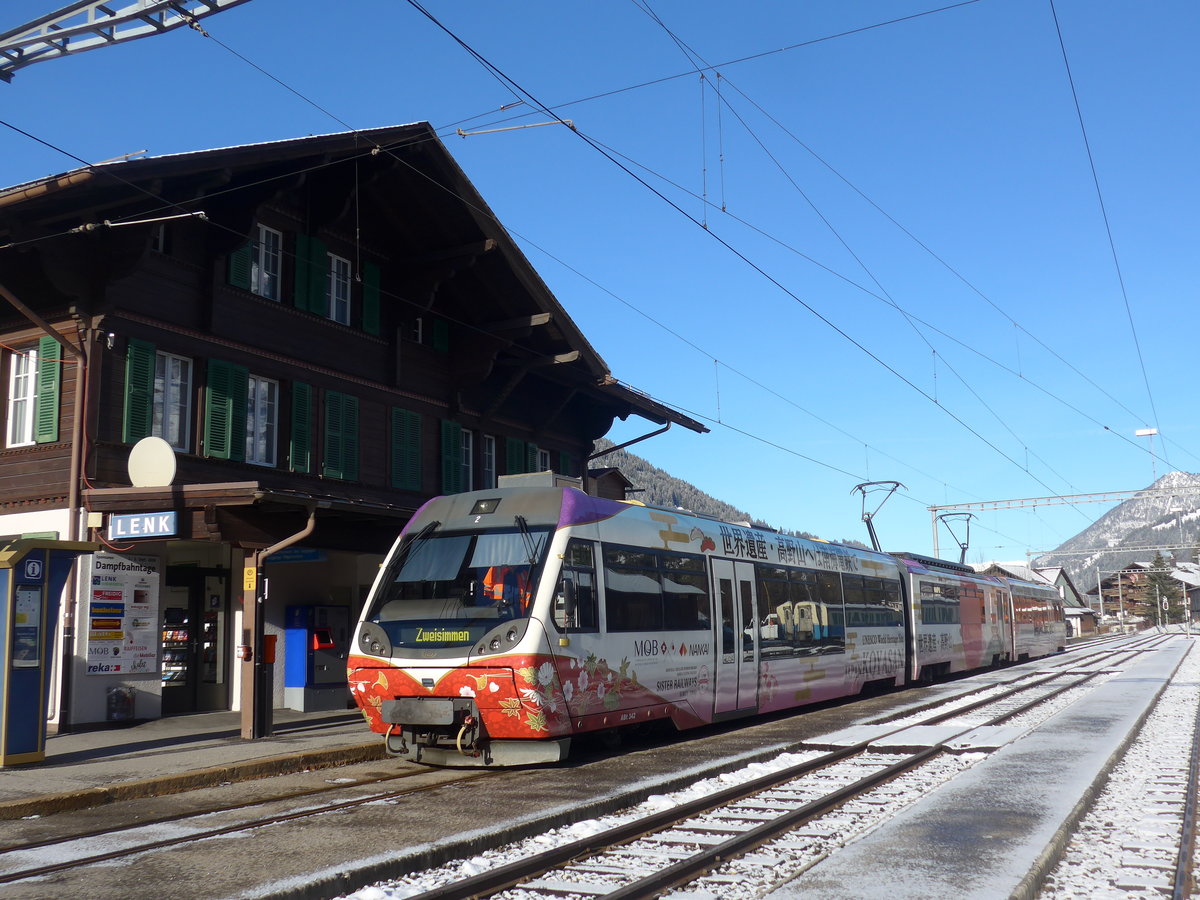(200'211) - MOB-Pendelzug - Nr. 342 - am 25. Dezember 2018 im Bahnhof Lenk