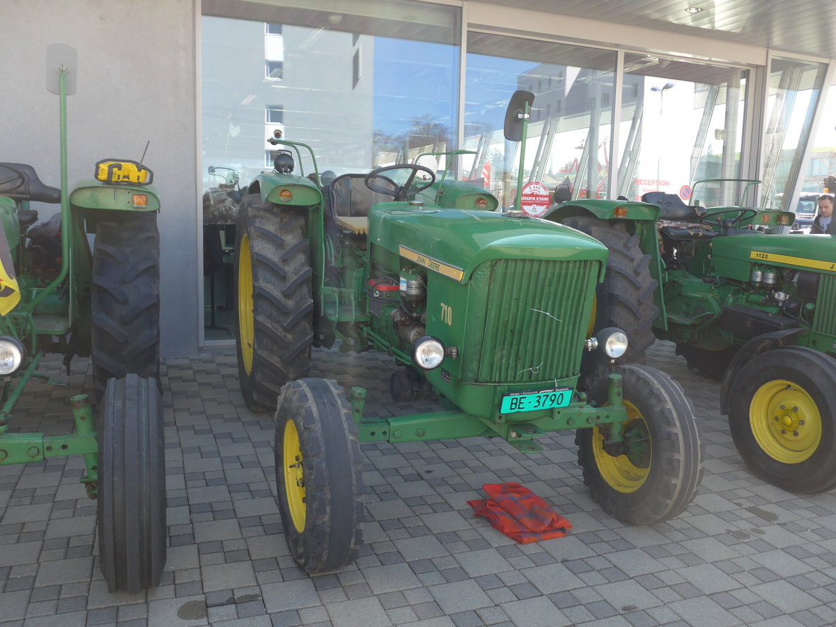 (203'210) - John Deere - BE 3790 - am 24. Mrz 2019 in Granges-Paccot, Forum-Fribourg