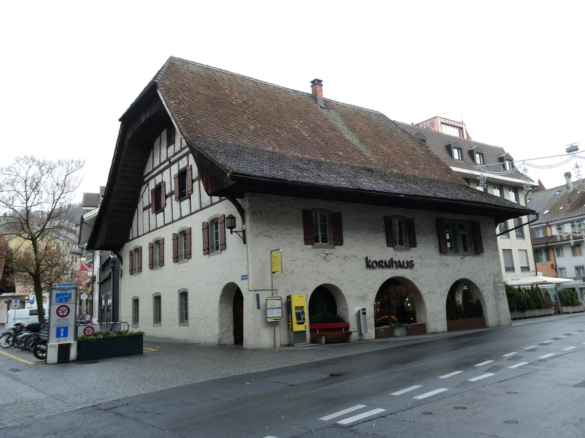 (231'058) - Das Kornhaus am 5. Dezember 2021 in Thun