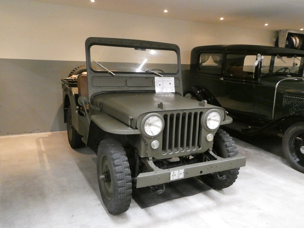 (251'254) - Willys am 10. Juni 2023 in Nfels, FBW-Museum
