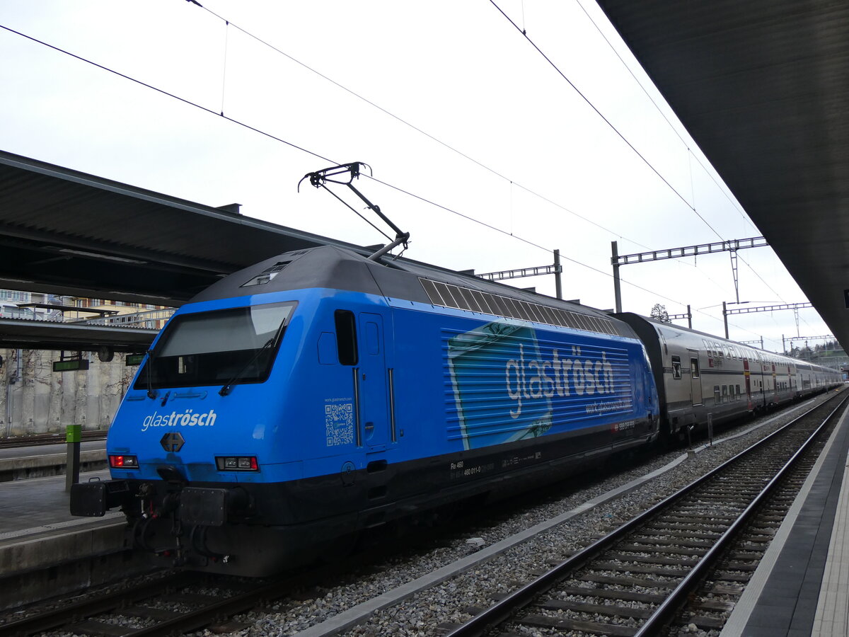 (259'671) - SBB-Lokomotive - Nr. 460'011-0 - am 26. Februar 2024 im Bahnhof Spiez