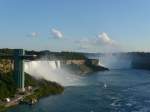 (152'844) - Die Niagara Falls von der Rainbow Brcke aus am 15.
