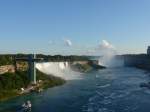 (152'845) - Die Niagara Falls von der Rainbow Brcke aus am 15.