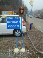 Reklame/286220/138325---brocki-offen---am (138'325) - Brocki offen - am Eingang zum BrockiShop in Wngi - am 14. Mrz 2012