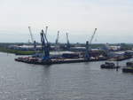 (204'899) - Im Hamburger Hafen an der Elbe am 11.