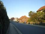 (127'786) - Dorfstrasse in Velpke am 9. Juli 2010