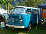 Volkswagen/430175/160335---vw-bus---ge-558703 (160'335) - VW-Bus - GE 558'703 - am 9. Mai 2015 in Brienz, Camping Aaregg