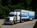 (152'788) - Atlas Van Lines - Nr. 46'038/591'783 - Peterbilt am 15. Juli 2014 in Erie Pa, Rastplatz