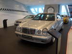 Mercedes/595338/186472---mercedes-benz-e-50-amg (186'472) - Mercedes-Benz E 50 AMG von 1995 am 12. November 2017 in Stuttgart, Mercedes-Benz Museum