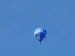 Heissluftballone/397658/155844---ein-heissluftballon-ber-dem (155'844) - Ein Heissluftballon ber dem Niesen am 19. Oktober 2014