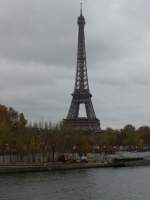 (166'981) - Der Eiffelturm und die Seine am 16. November 2015 in Paris, von Alma-Marceau aus