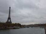 (166'982) - Der Eiffelturm und die Seine mit Brcken am 16.