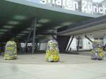 (144'397) - Blumensulen beim Flughafen Zrich am 20. Mai 2013