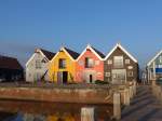zoutkamp/405505/156883---farbige-huser-im-hafen (156'883) - Farbige Huser im Hafen von Zoutkamp am 19. November 2014