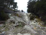 (191'098) - Mini-Wasserfall im Wai-O-Tapu Thermal Wonderland am 23.