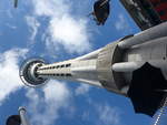 (192'195) - Der Sky Tower am 1. Mai 2018 in Auckland