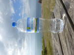 (190'743) - Eine Flasche Mineralwasser steht am 21.