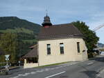 (256'150) - Die Dorfkapelle am 17. Oktober 2023 in Lungern