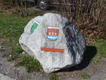 denkmaeler/652571/202711---stein-mit-den-wappen (202'711) - Stein mit den Wappen der Partnergemeinden von Wittenbach am 21. Mrz 2019 beim Bahnhof Wittenbach