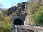 (198'280) - Tunnel am 14. Oktober 2018 beim Bahnhof Ausserberg