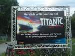 Thun/293883/141016---titanic-plakat-der-thuner-seespiele (141'016) - Titanic-Plakat der Thuner Seespiele am 3. August 2012
