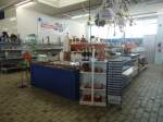 (141'094) - Der Kassenbereich mit der Haushaltabteilung im BrockiShop am 14. August 2012