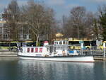 Thun/805129/245960---motorschiff-niesen-am-8 (245'960) - Motorschiff Niesen am 8. Februar 2023 an der Schifflndte Thun