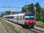 (173'083) - SBB-Pendelzug am 16. Juli 2016 im Bahnhof Yvonand
