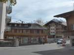 (160'516) - Der Dorfeingang in Adelboden am 14. Mai 2015 ohne das alte Gemeindehaus