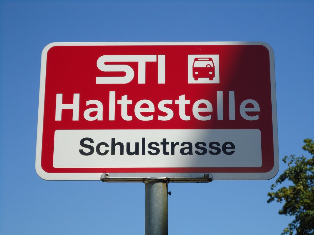(128'179) - STI-Haltestelle - Thun, Schulstrasse - am 1. August 2010