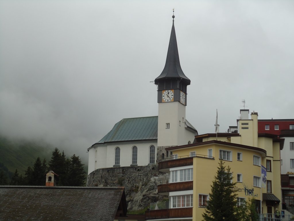 (128'709) - Kirche in Arosa am 13. August 2010