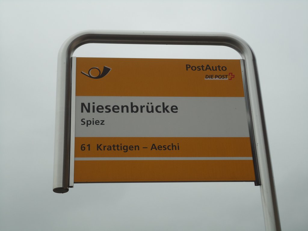 (131'008) - PostAuto-Haltestelle - Spiez, Niesenbrcke - am 15. November 2010