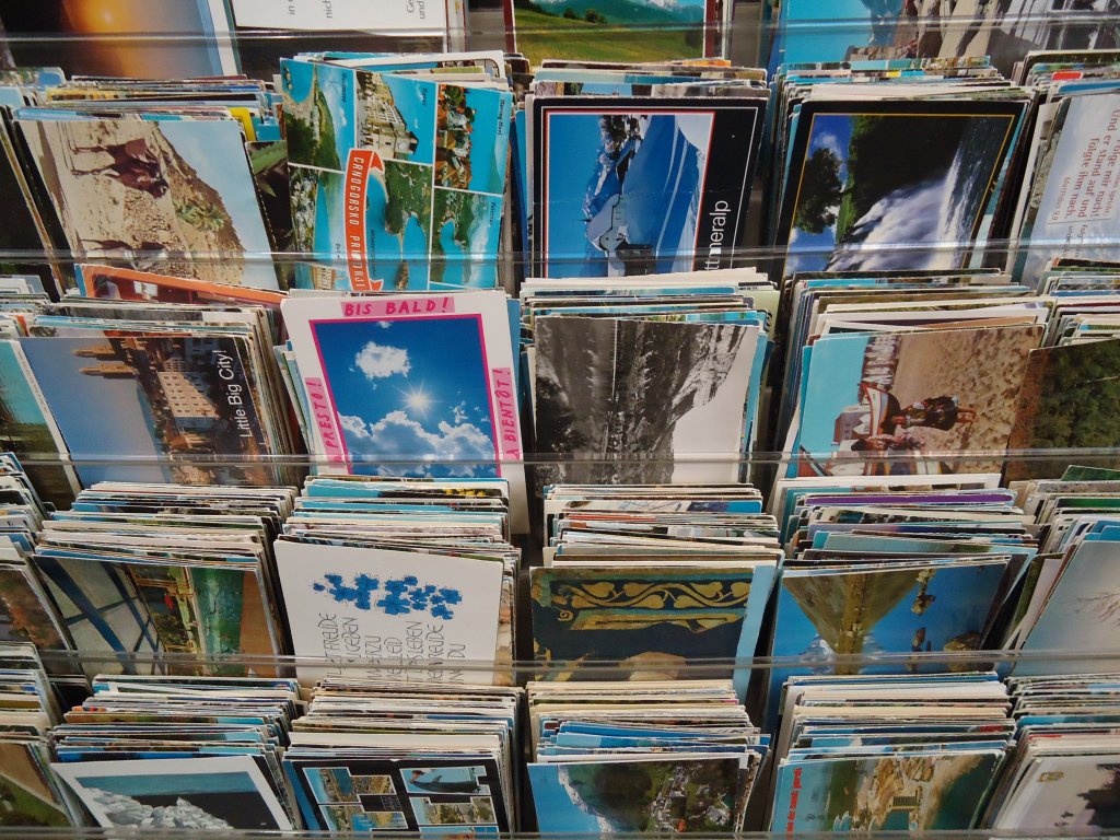 (131'192) - Postkartenstnder im BrockiShop am 1. Dezember 2010
