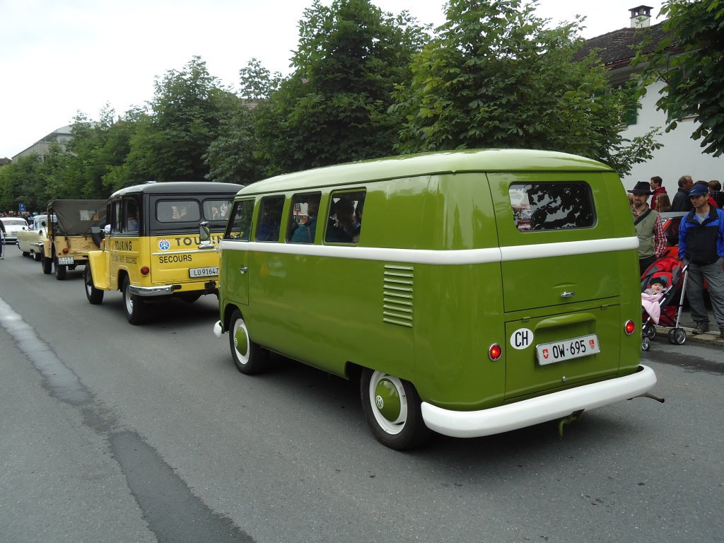 (134'107) - VW-Bus - OW 695 - am 11. Juni 2011 in Sarnen, OiO
