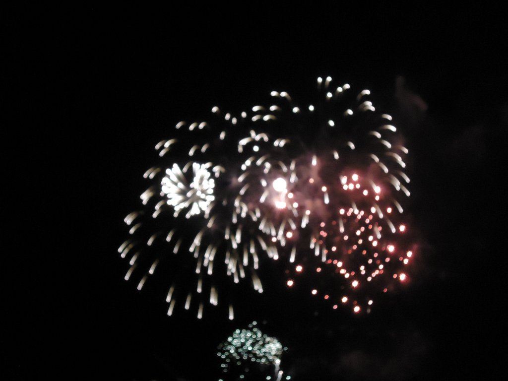 (135'363) - Feuerwerk in Le Bouveret am 31. Juli 2011