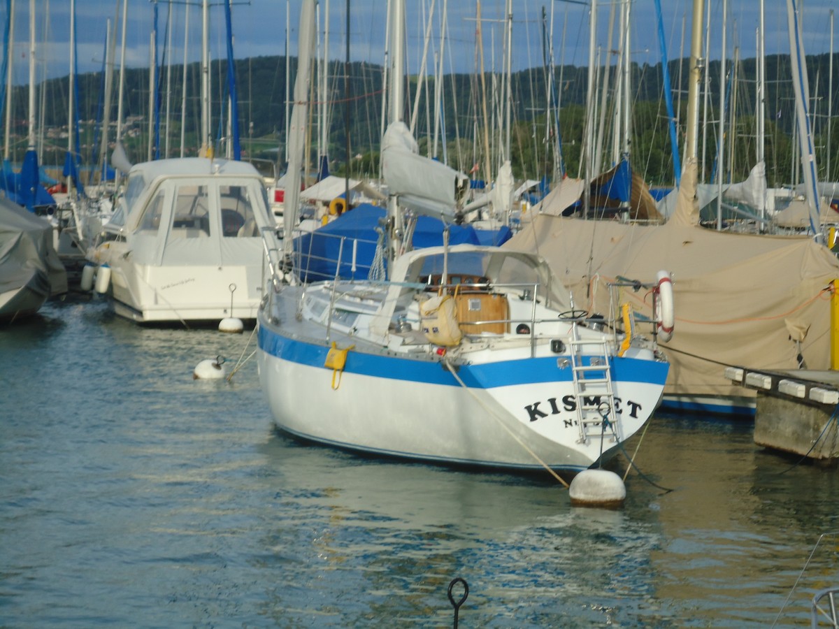 (140'674) - Boote im Hafen von Yvonand am 19. Juli 2012
