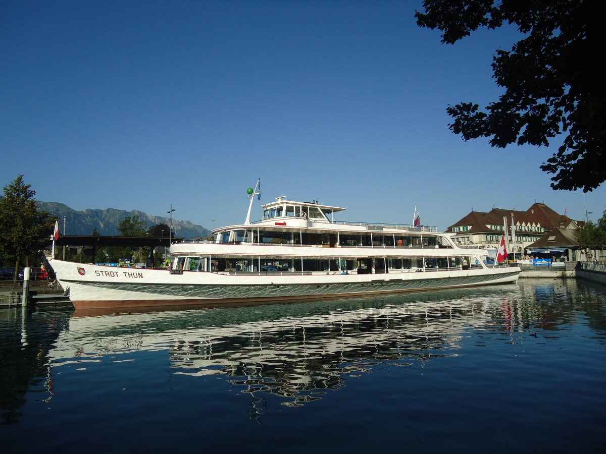 (141'229) - Motorschiff Berner Oberland am 19. August 2012 an der Schifflndte Thun