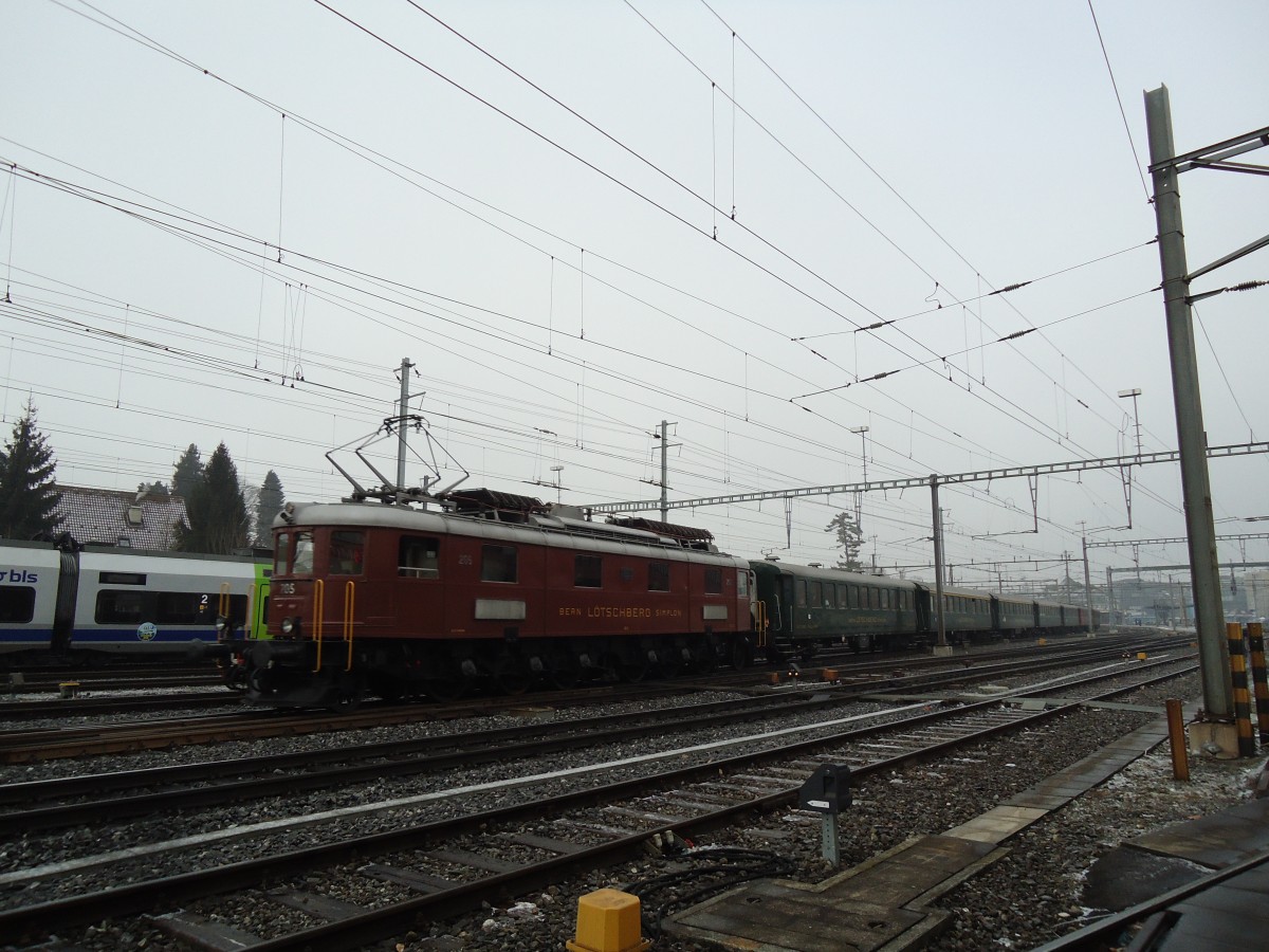 (143'056) - BLS-Nostalgiezug Basel-Kandersteg mit Lokomotive Nr. 205 der BLS am 20. Januar 2013 zum Anlass 100 Jahre Ltschbergbahn in Thun, Rosenau