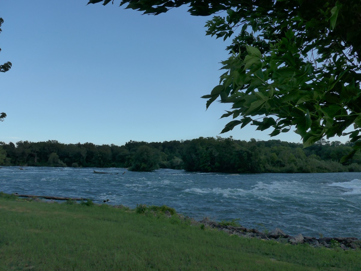 (152'798) - Der Niagara River am 15. Juli 2014 in Niagara Falls