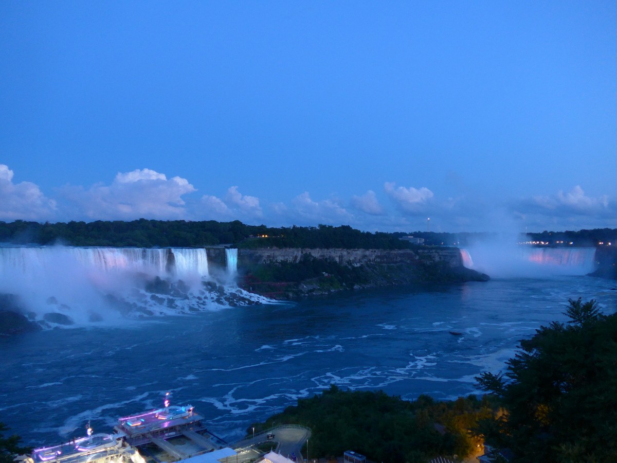 (152'921) - Die Niagara Falls am 15. Juli 2014 in Clifton Hill