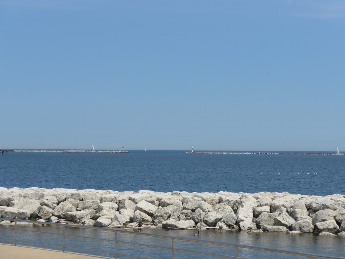 (153'037) - Am Lake Michigan am 17. Juli 2014 am Hafen von Milwaukee