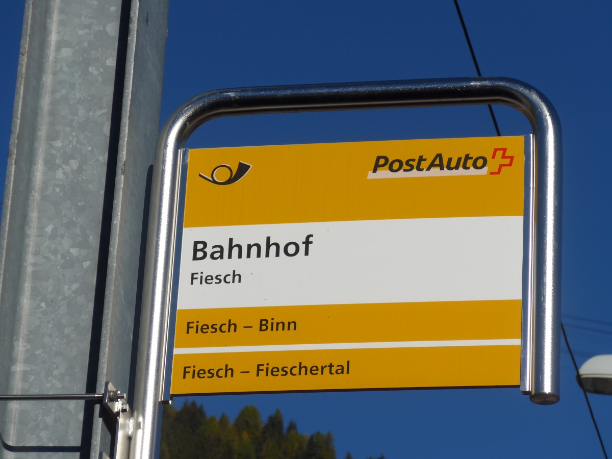 (156'345) - PostAuto-Haltestelle - Fiesch, Bahnhof - am 31. Oktober 2014