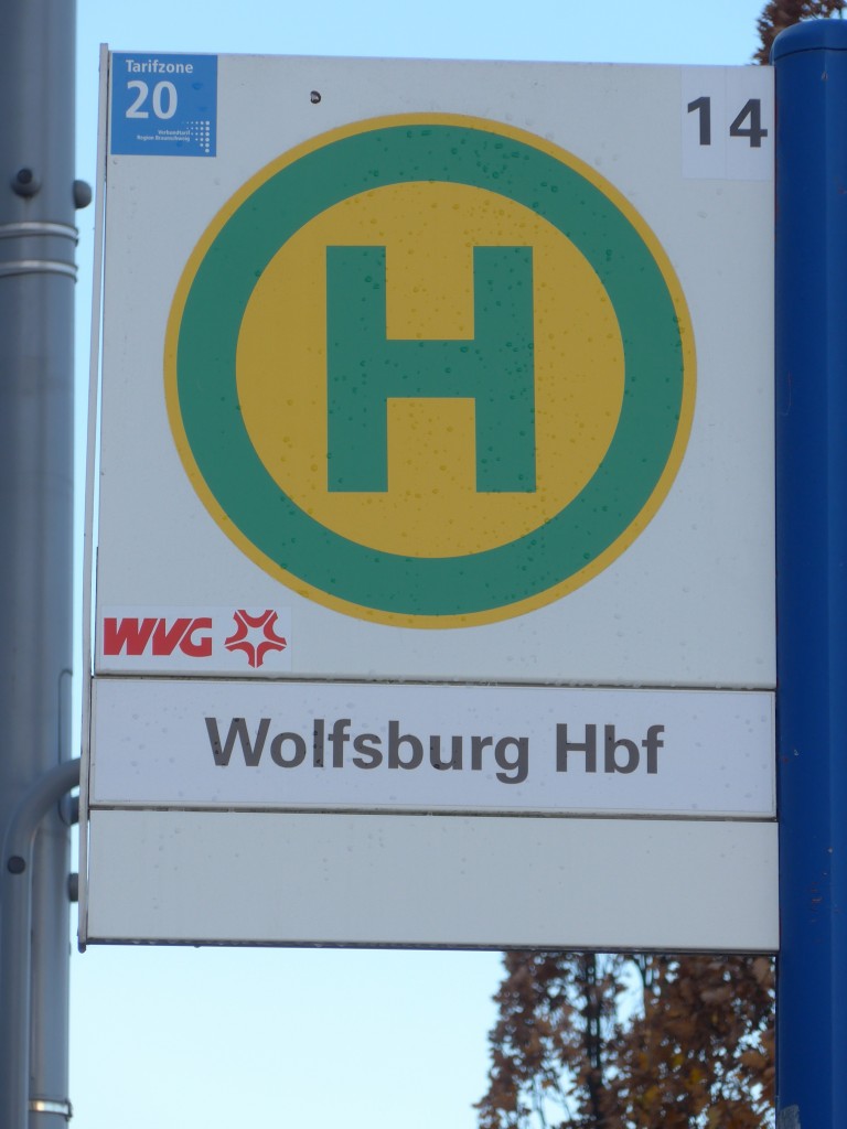 (156'574) - Bus-Haltestelle - Wolfsburg, Hauptbahnhof - am 17. November 2014