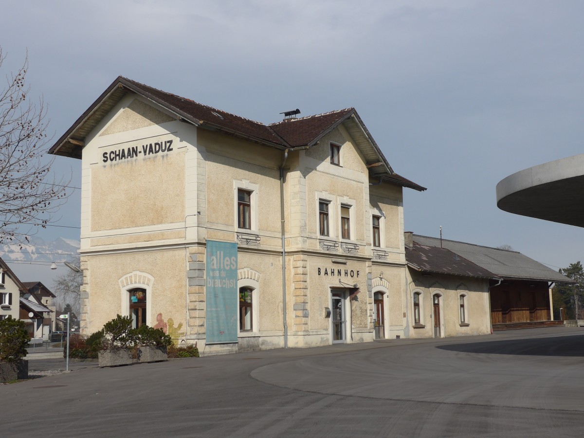 (158'728) - Der Bahnhof Schaan-Vaduz am 14. Februar 2015 in Schaan